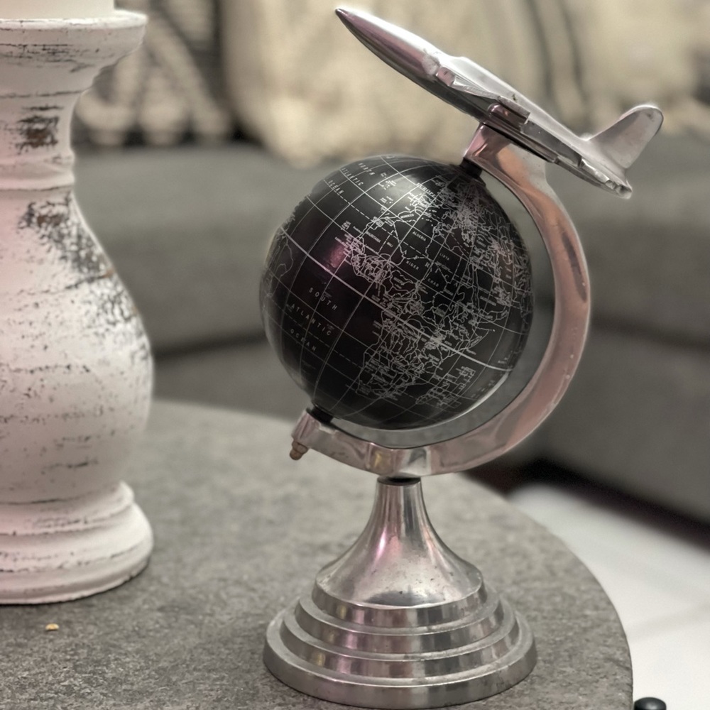 Decorative jet Globe with stand
